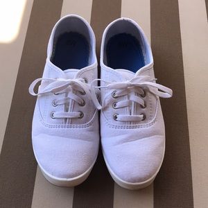 Time and tru white shoes